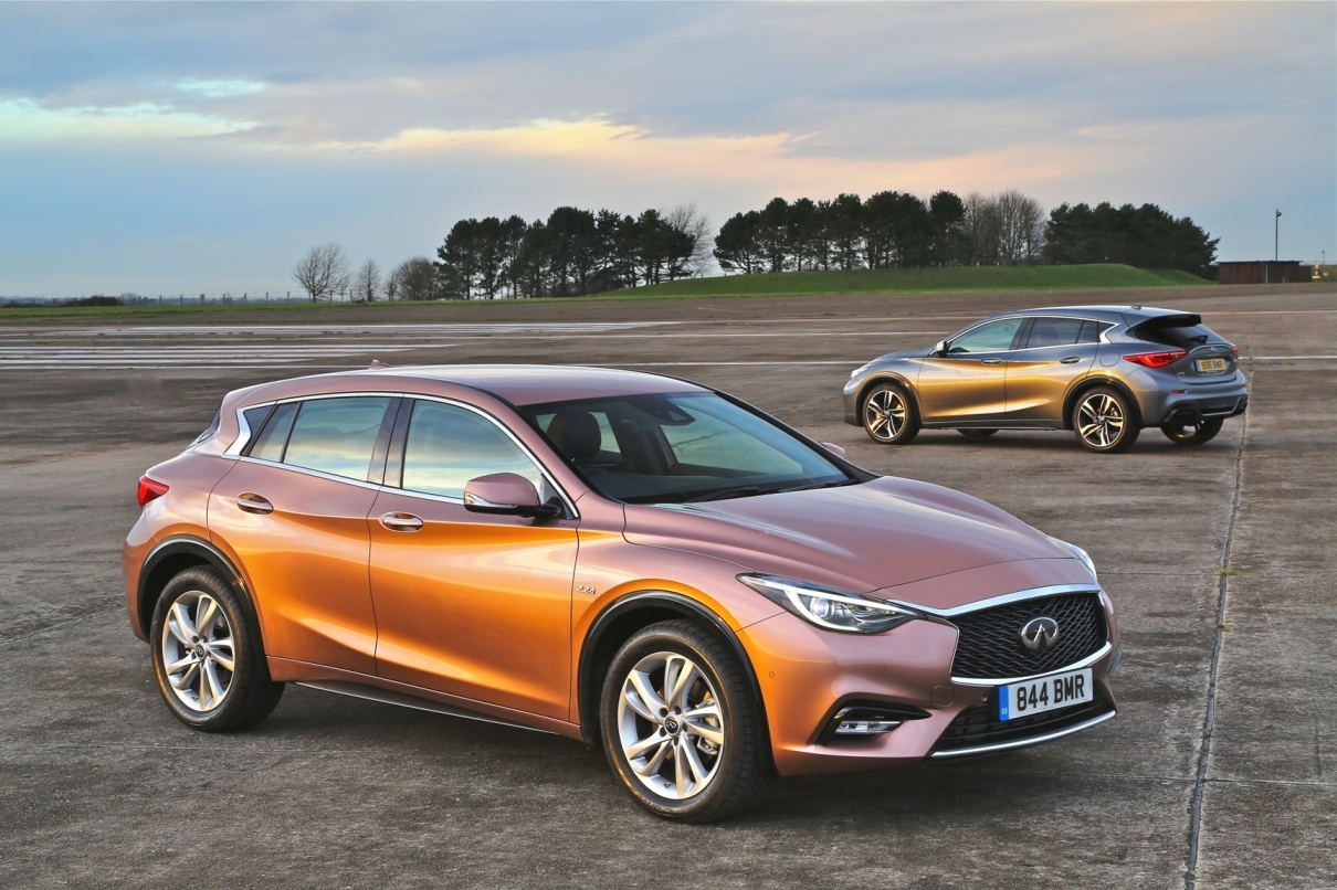 Infiniti Q30