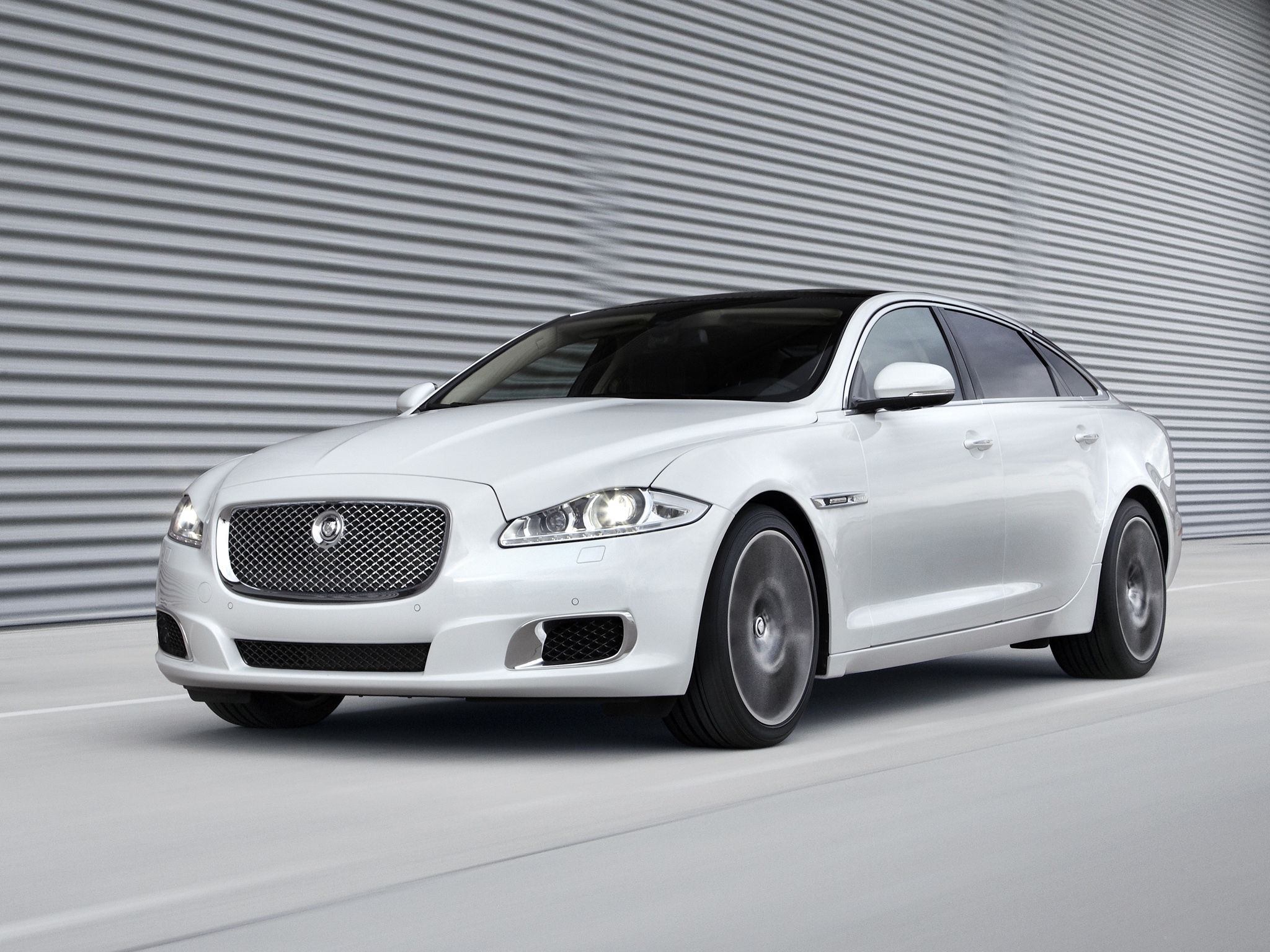 Jaguar XJ