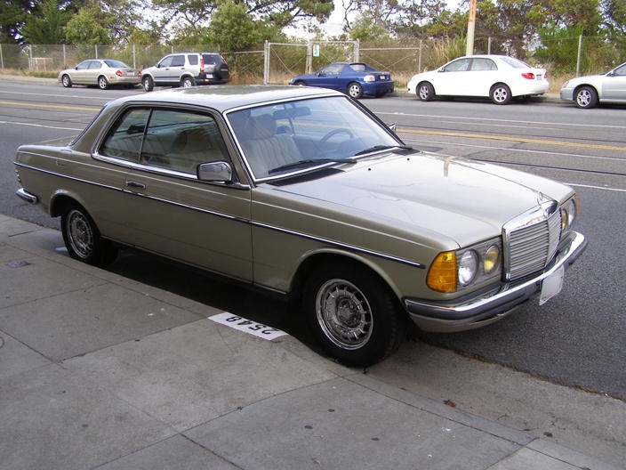 Mercedes-Benz 230