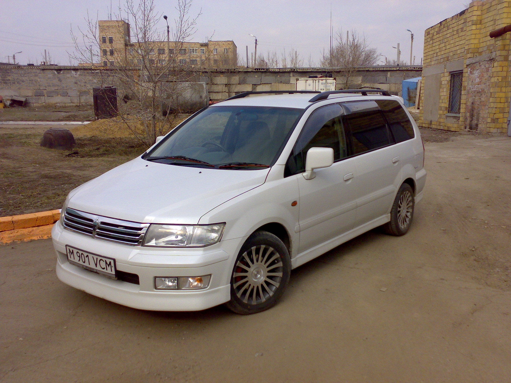 Mitsubishi Chariot